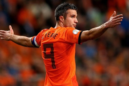 ng体育_荷兰队史新篇章，英超四星闪耀，单场齐破门创纪录