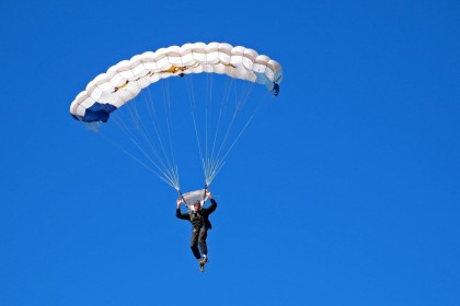 ng体育官网-里斯·詹姆斯传射建功闪耀诺丁汉，切尔西客场力克森林