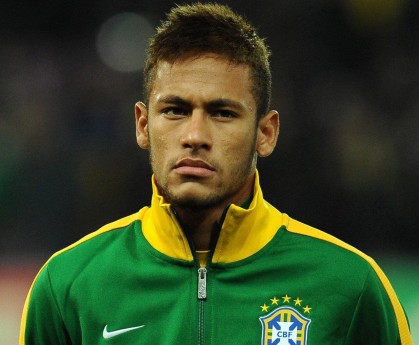 ng体育官网：邮报曝梅努心生去意！为争世界杯席位，曼联新星不满替补角色