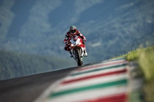 ng体育|葡超争冠战现戏剧性波折 里斯本竞技两度领先均遭顽敌扳平 主帅阿莫林沉思后重立边线显决绝